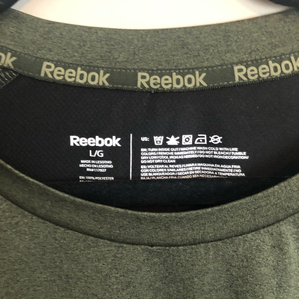 Reebok T Shirt - Picture 2 of 3